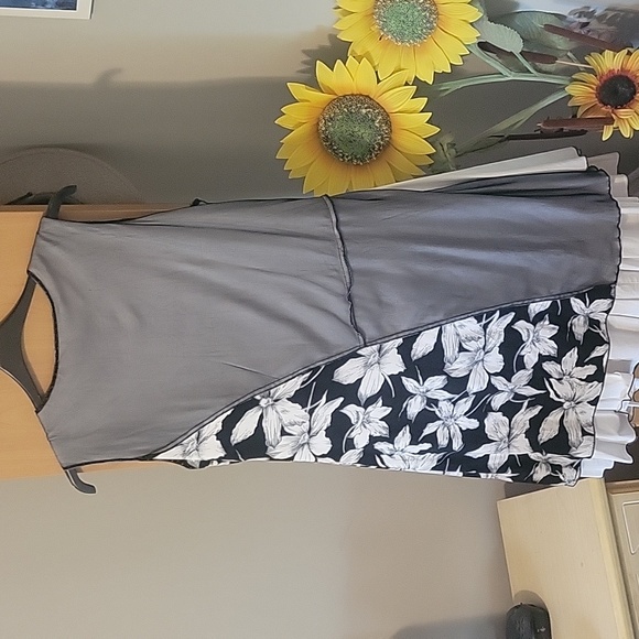 Gea sleevless 14 dress - Picture 4 of 5